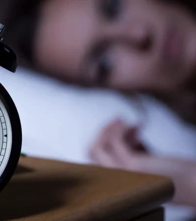 ¿Las 3 AM es la hora del Diablo? La ciencia revela el misterio de los despertares nocturnos