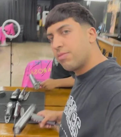 Brian Delarosa es famoso en redes sociales y muy demandado por las celebridades.