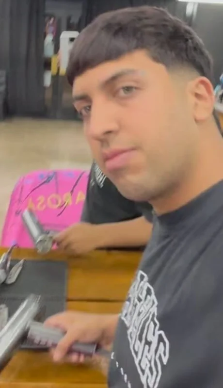 Brian Delarosa es famoso en redes sociales y muy demandado por las celebridades.