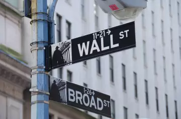 Wall Street: cobran US$ 200 mil al año pero trabajan hasta desmayarse