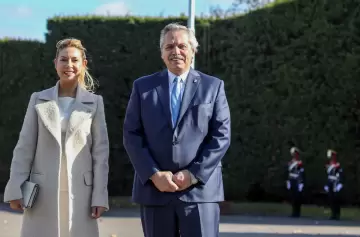 Fabiola Yañez dijo que fue inducida a consumir alcohol y marihuana