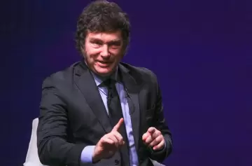 Según Milei, la recomposición de las jubilaciones aumentaría la deuda "en US$370.000 millones"