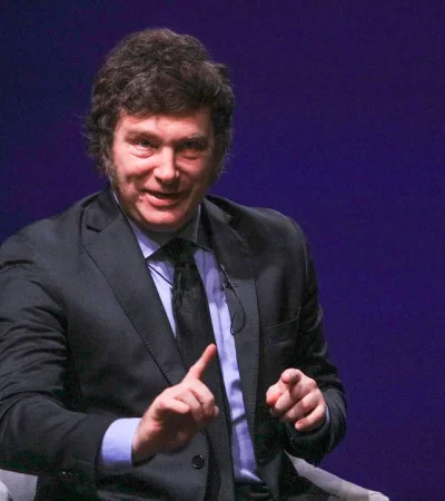 Según Milei, la recomposición de las jubilaciones aumentaría la deuda "en US$370.000 millones"