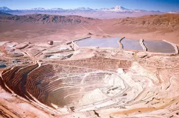 Trabajadores de la mina de cobre más grande del mundo anuncian un paro