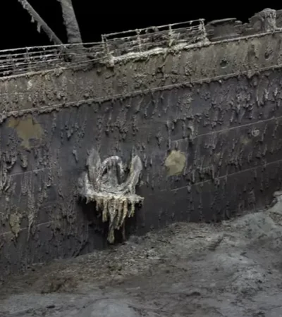 La proa todavía intacta del famoso buque. (Foto: web)