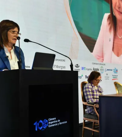 Patricia Bullrich habla ante el Council/