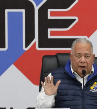 Elvis amoroso, titular de la CNE