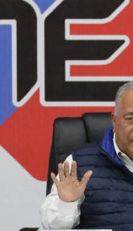 Elvis amoroso, titular de la CNE