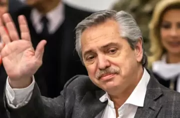 En medio del escándalo, Alberto Fernández renunció a la presidencia del PJ