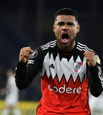 La euforia de Paulo Díaz tras anotar el gol riverplatense.