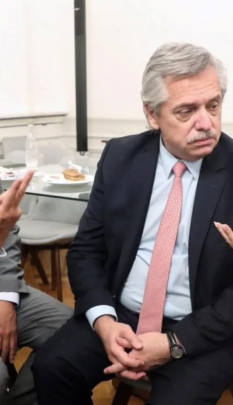 Axel Kicillof, Sergio Massa, Alberto y Cristina Fernández en La Plata.