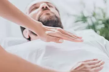 Equilibrio y reducción del estrés, los principales beneficios del reiki