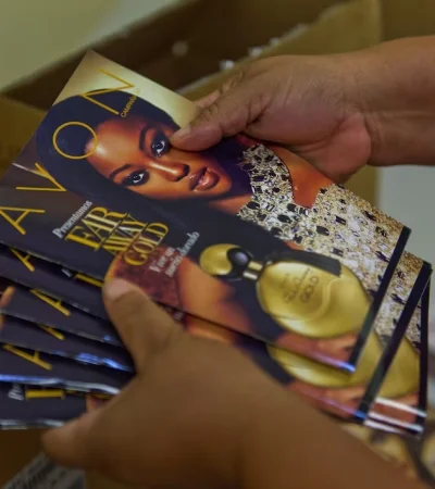 Avon en quiebra: ¿Qué futuro les espera a las vendedoras en América Latina?