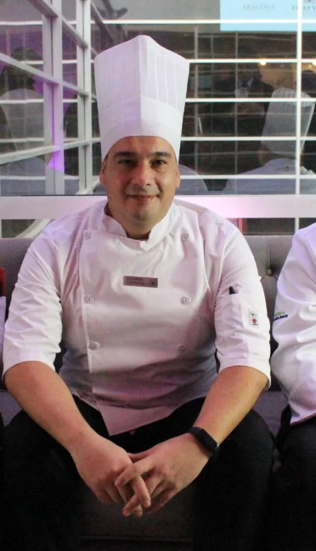 Los chefs responsables de la alta cocina del evento.