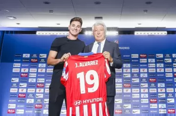 Presentaron a Julián en el  Atlético de Madrid: "No me siento un superhéroe"