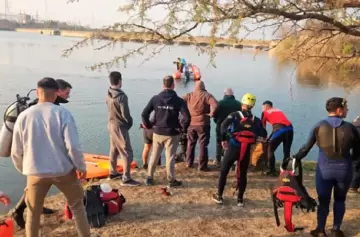 Tragedia: padre e hija viajaban en un bote inseguro y ocurrió lo peor