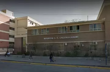 Violento asesinato de un adolescente: lo dejaron herido frente al Hospital Lagomaggiore