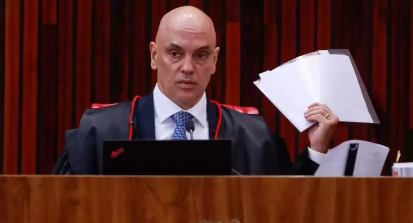 El Supremo Tribunal Federal Alexandre de Moraes obligó a la red social X a cerrar su oficina en Brasil.