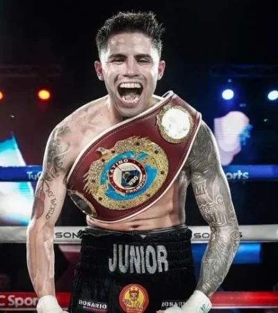 La alegría de Alanis tras ganar la Corona.