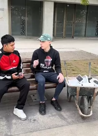 El infiel se confiesa con el dueño del reto.