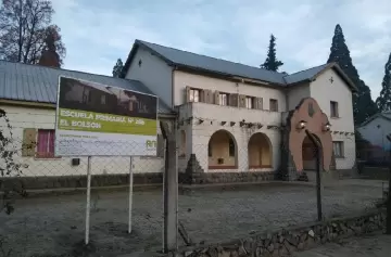 Insólito: madre se quedó con 5 millones destinados al viaje de egresados