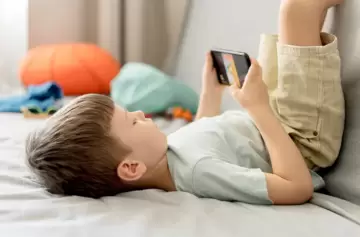 Mucha tecnología y poca conversación retrasan la evolución del lenguaje