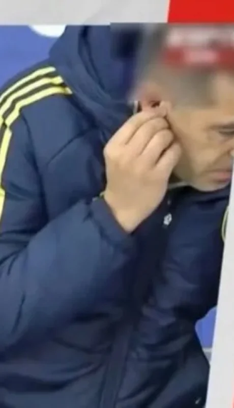 Román se enojó con el Chavo Fucks.