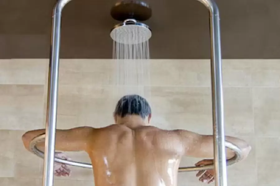 Algunos prefieren el agua tibia. Otros, súper caliente. Ambas temperaturas tienen sus beneficios.