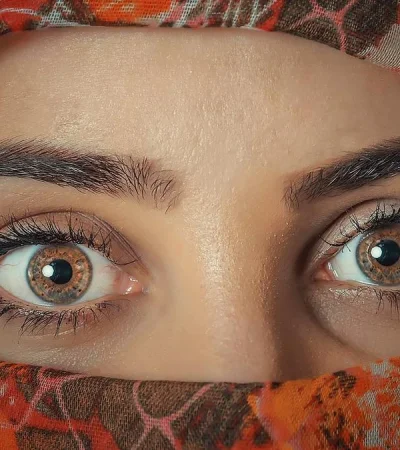 Hacer contacto ocular con otra persona es una señal de implicación