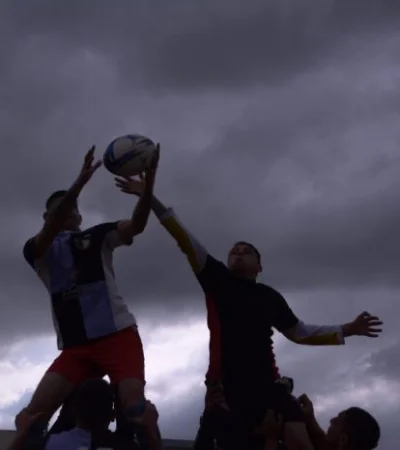 Los internos de la penitenciaría tuvieron una tarde a pleno rugby