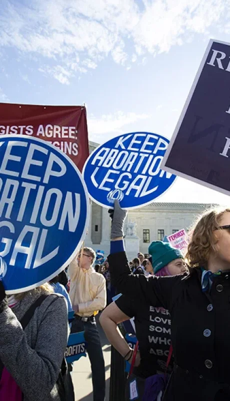 Las organizaciones en defensa del derecho al aborto lograron poner en las boletas electorales de Arizona la propuesta de Ley