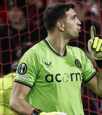 Emi Martínez ha firmado un nuevo contrato con Aston Villa hasta 2029.