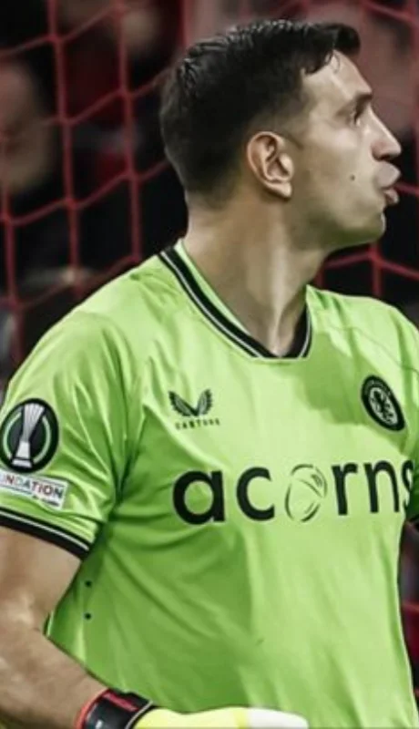 Emi Martínez ha firmado un nuevo contrato con Aston Villa hasta 2029.