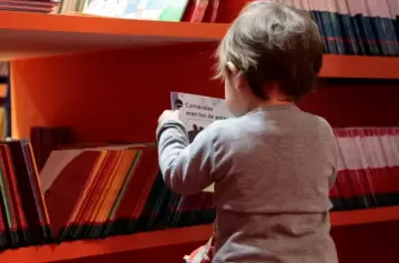 Los argentinos volvieron a la pasión de consumir libros de papel