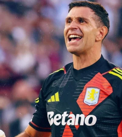 El Dibu renovó contrato hasta 2026