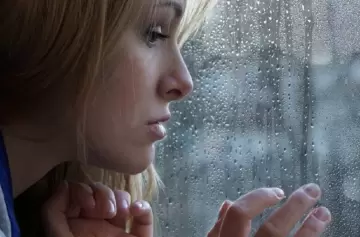 Nubes grises, ánimos bajos: la conexión oculta entre el tiempo y las emociones