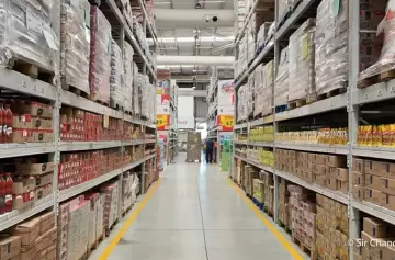Una cadena de supermercados hizo una compra que la convierte en la más fuerte del mercado