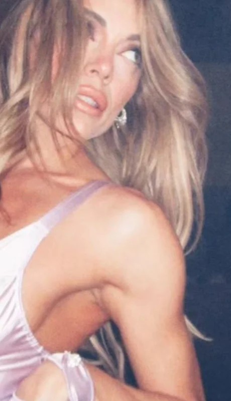 Emilia Attias se la jugó con una superproducción y parece que los 90 nunca desaparecieron.