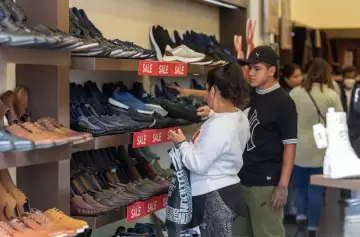 El alza récord de la confianza del consumidor revitaliza las expectativas