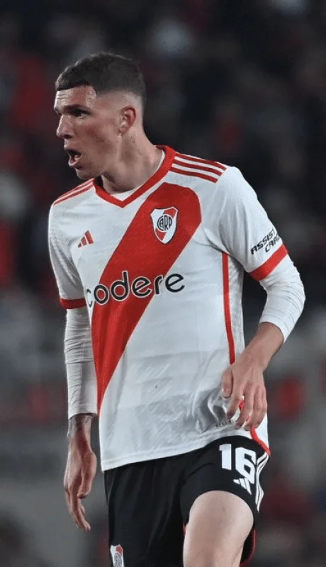 Franco Carboni se va de River tras estar solo 41 días.