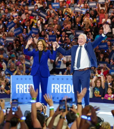 Kamala Harris y Tim Walz.