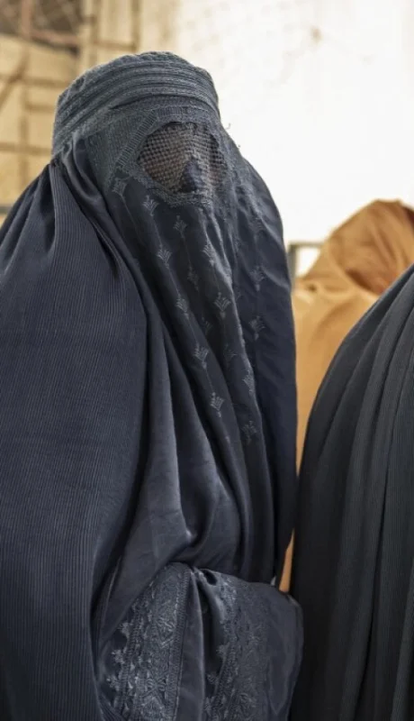 Según el gobierno talibán, la restricción "será de gran ayuda para la promoción de la virtud, y la eliminación del vicio"