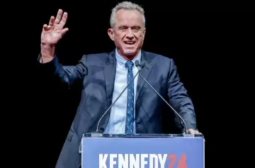 Robert F. Kennedy Jr. sorprende con su retirada de la contienda presidencial