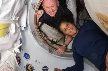 ¿Cómo regresarán a la Tierra los astronautas de la NASA varados en el espacio?