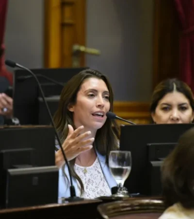 Senadora Florencia López /