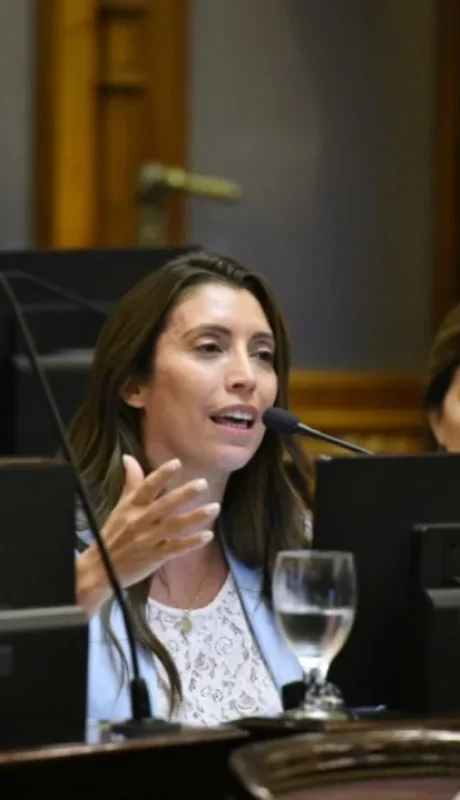 Senadora Florencia López /