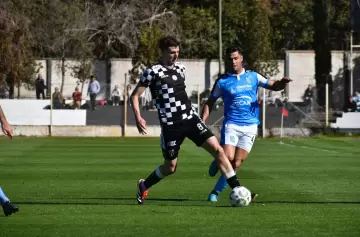 El Lobo mendocino no le encontró la vuelta al León de Río Cuarto