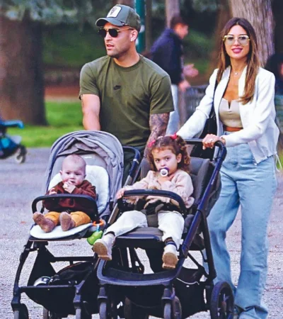 Lautaro Martínez y su esposa Agustina Gandolfo tienen dos hijos: Nina y Theo