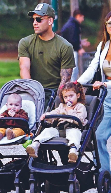 Lautaro Martínez y su esposa Agustina Gandolfo tienen dos hijos: Nina y Theo