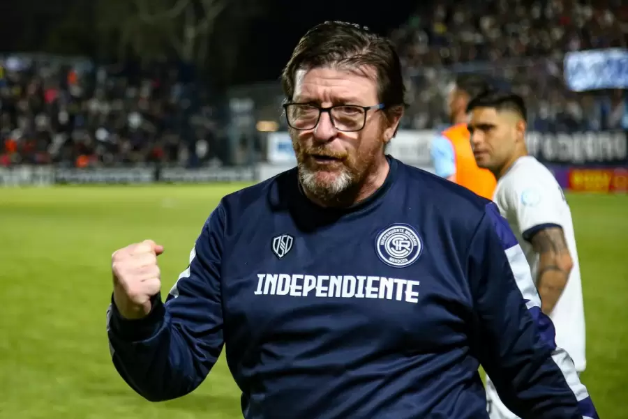 El nuevo DT asumirá este martes a las 10